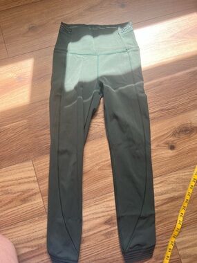 Lululemon Women’s Olive Green Athletic Leggings